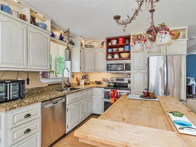 $395,000 | 2642 Highway 7, Leicester, VT 05733