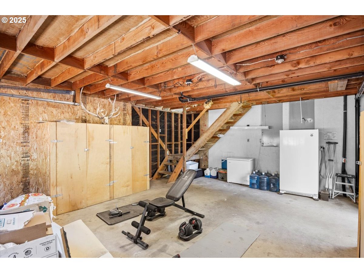 800 Byron Creek Road Winston, OR 97496 - Photo 5 of 35