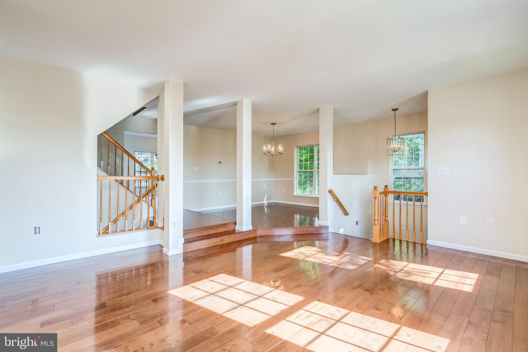 20868 Derrydale Square Sterling, VA 20165 - Photo 2 of 14