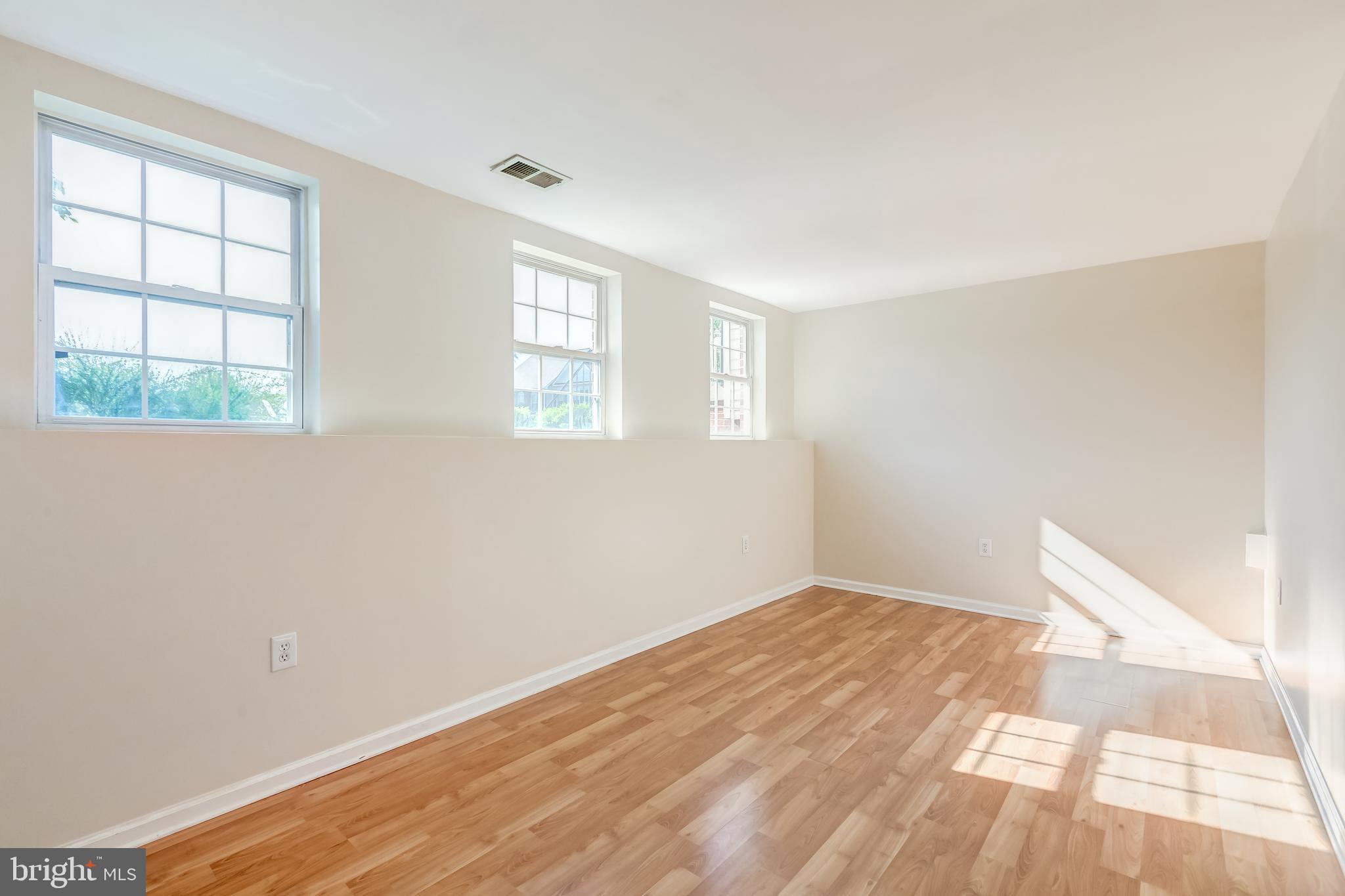 20868 Derrydale Square Sterling, VA 20165 - Photo 12 of 14