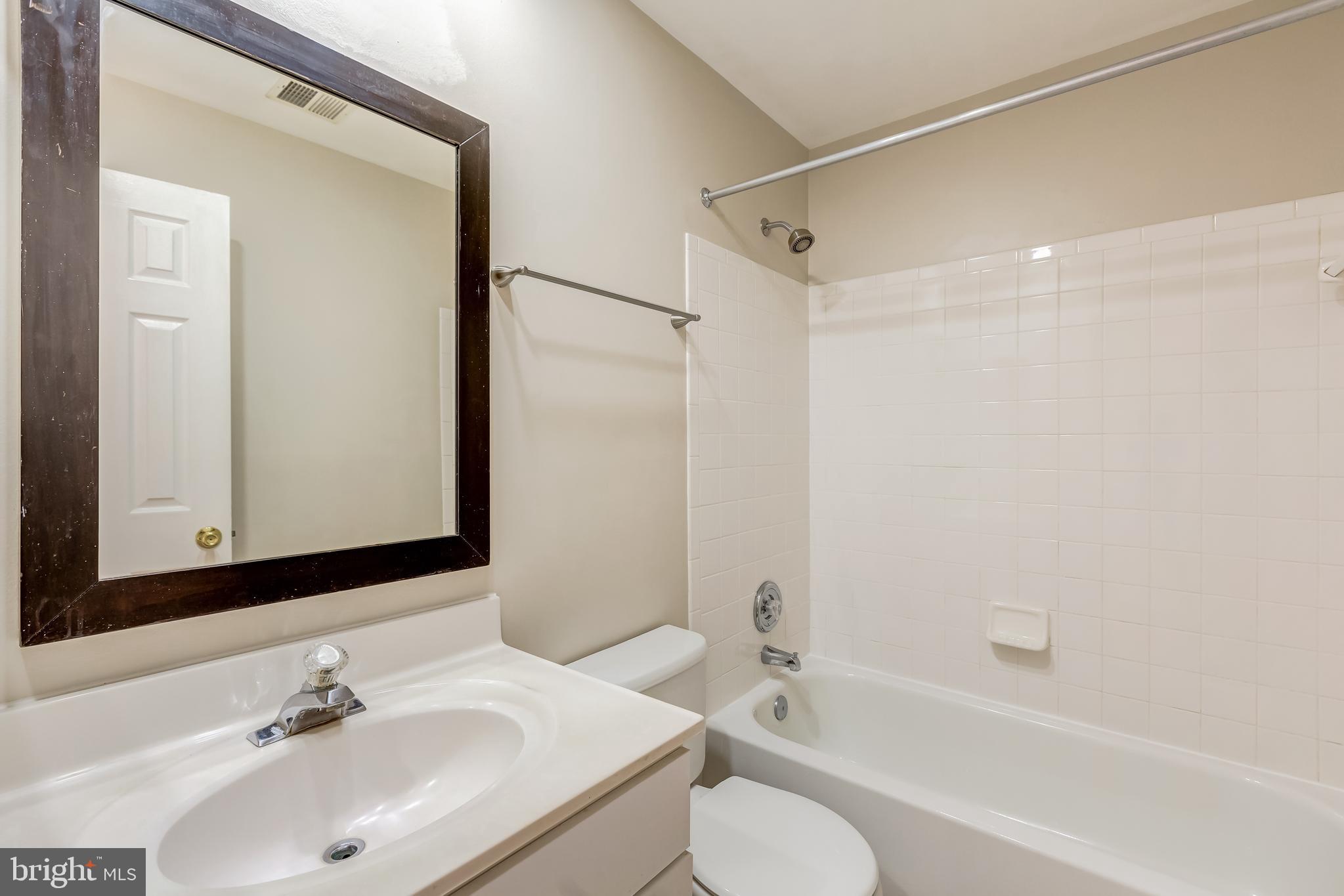 20868 Derrydale Square Sterling, VA 20165 - Photo 13 of 14