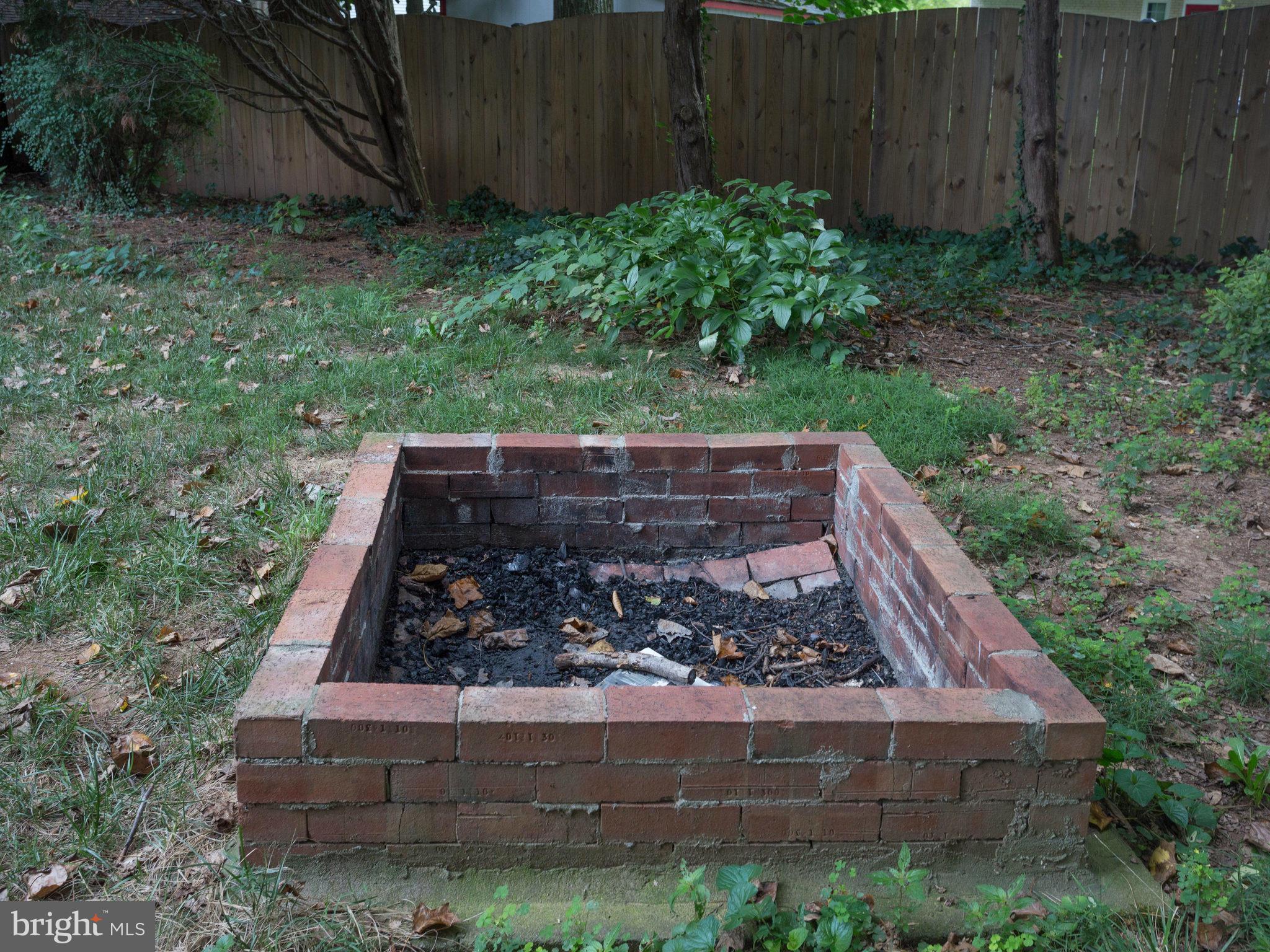 10022 Ranger Road Fairfax, VA 22030 - Photo 28 of 30 a view of a backyard with plants
