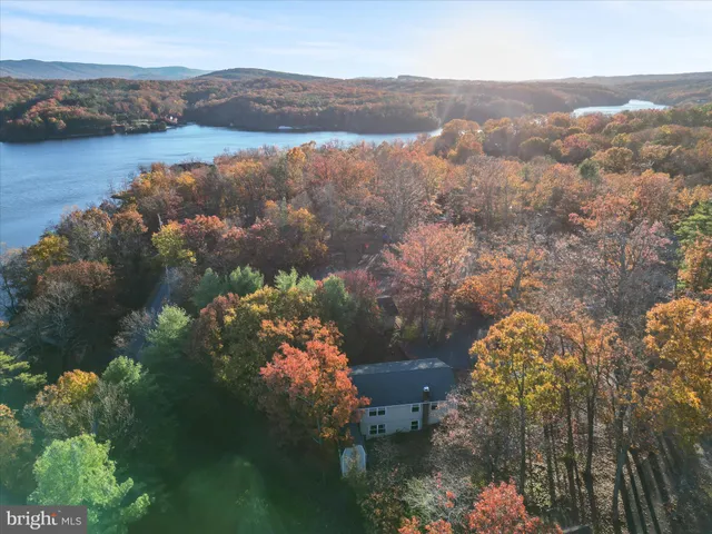 $304,900 | 115 Greenwood Court, Cross Junction, VA 22625