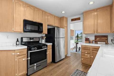 $1,015,000 | 1575 Golfcrest Place, Vista, CA 92081