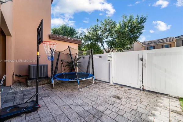 $525,000 | 9360 Southwest 171st Court, Miami, FL 33196