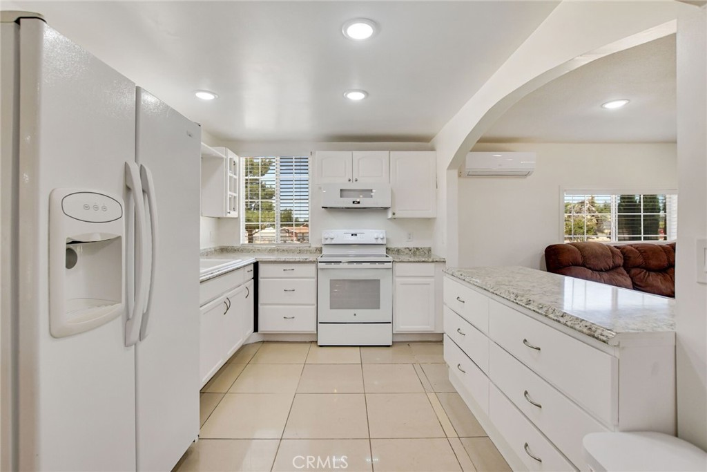 4304 Buckthorne Street Phelan, CA 92371 - Photo 11 of 39