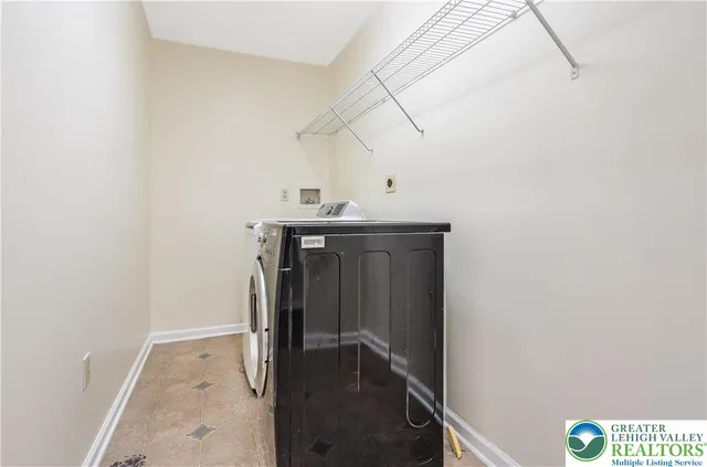 a view of utility room