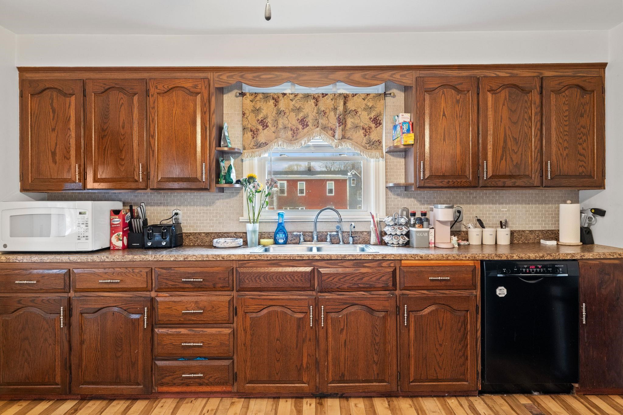 58 Arnold Street Manchester, NH 03102 - Photo 13 of 50