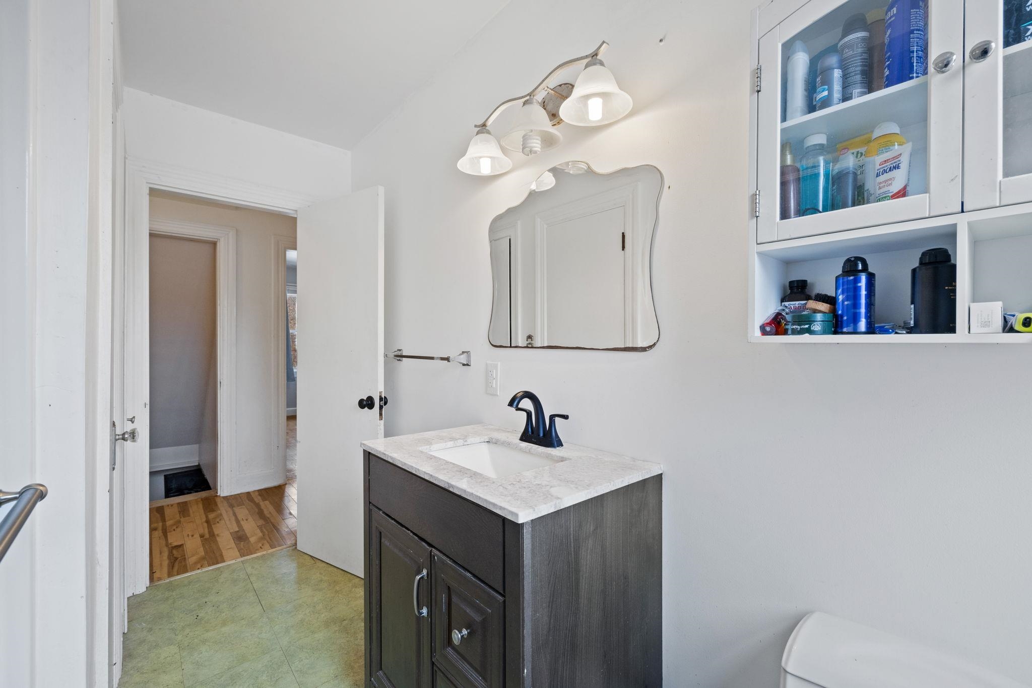 58 Arnold Street Manchester, NH 03102 - Photo 16 of 50