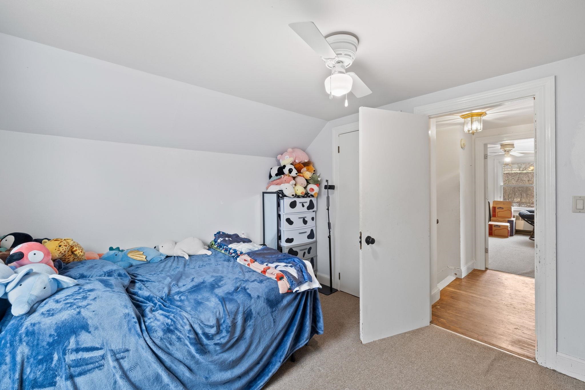 58 Arnold Street Manchester, NH 03102 - Photo 31 of 50