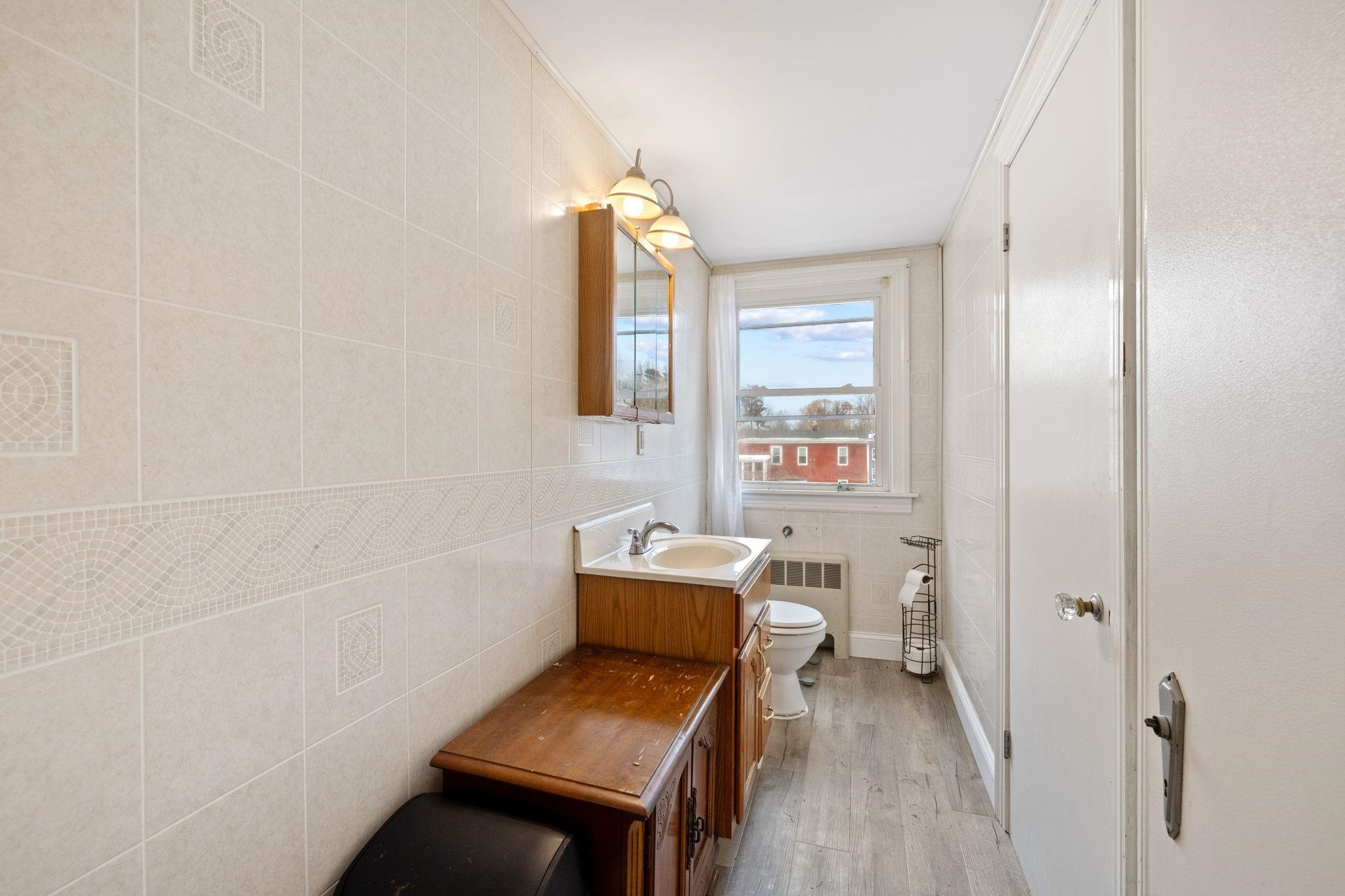 58 Arnold Street Manchester, NH 03102 - Photo 35 of 50