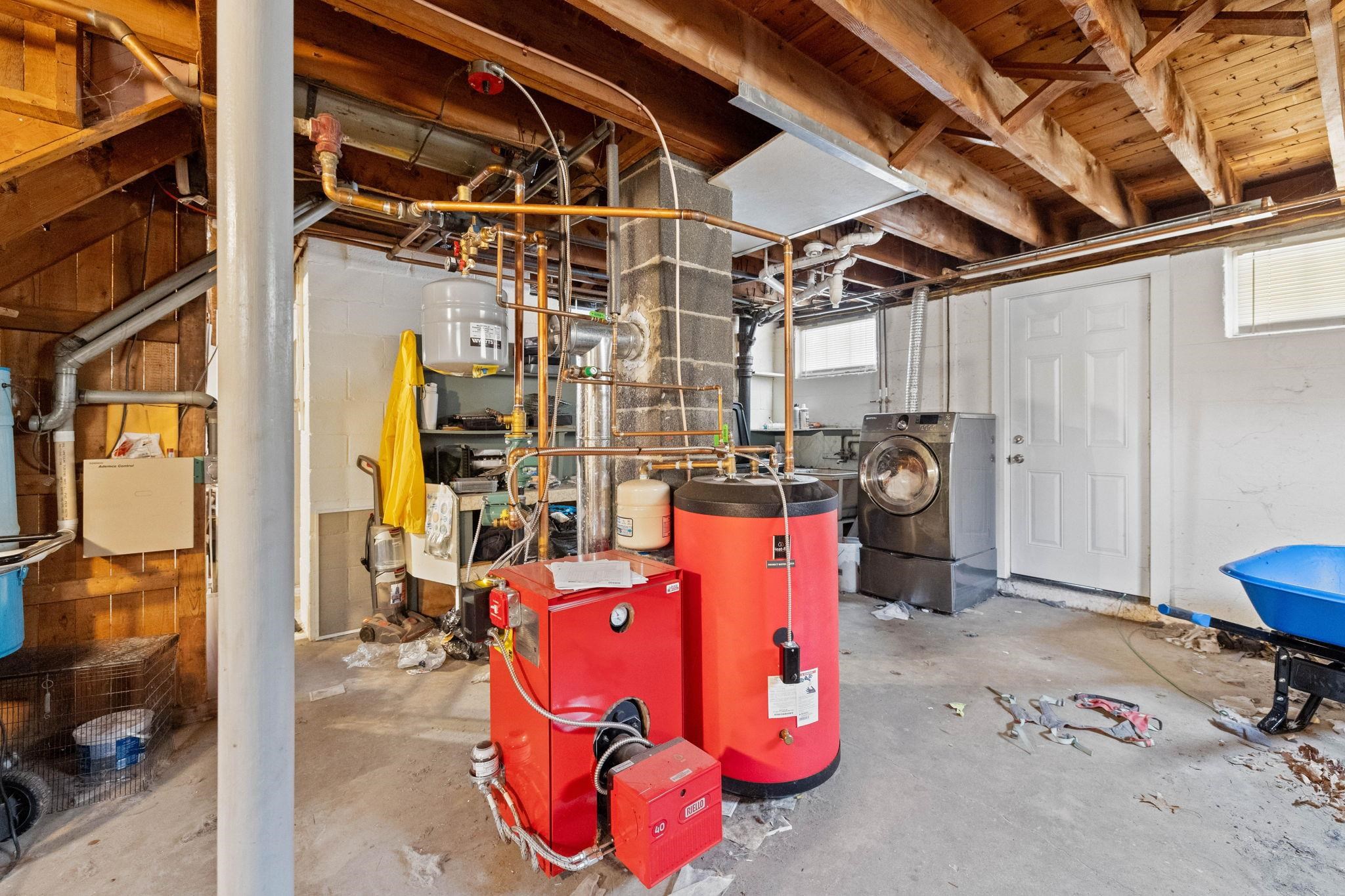 58 Arnold Street Manchester, NH 03102 - Photo 41 of 50