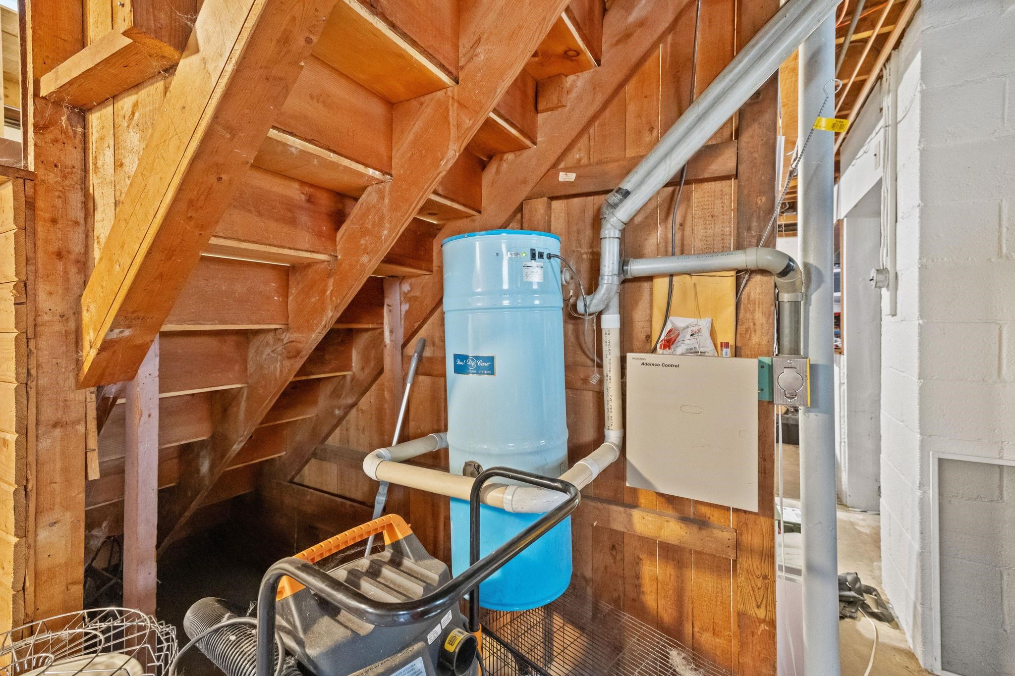 58 Arnold Street Manchester, NH 03102 - Photo 43 of 50