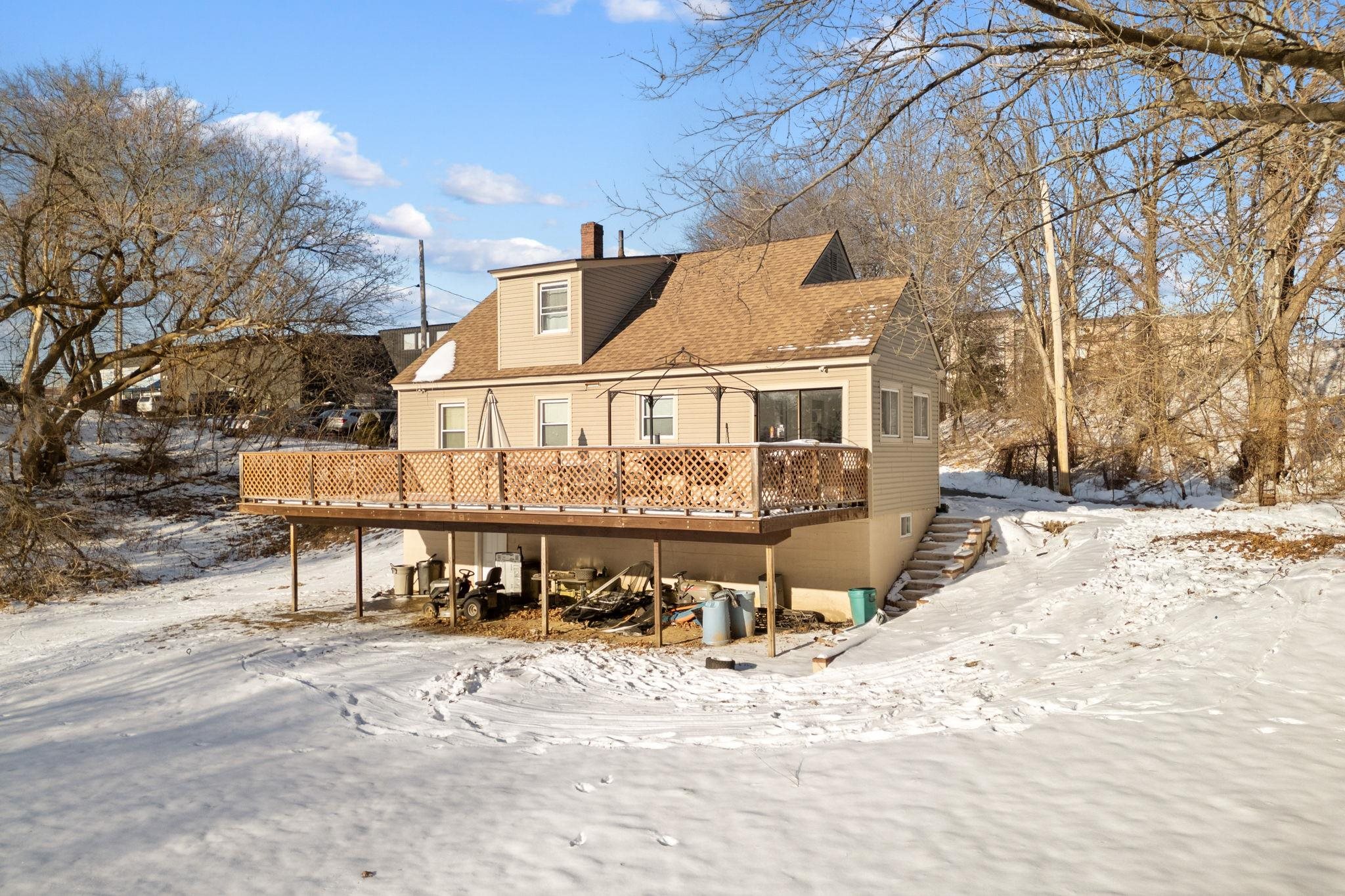 58 Arnold Street Manchester, NH 03102 - Photo 5 of 50