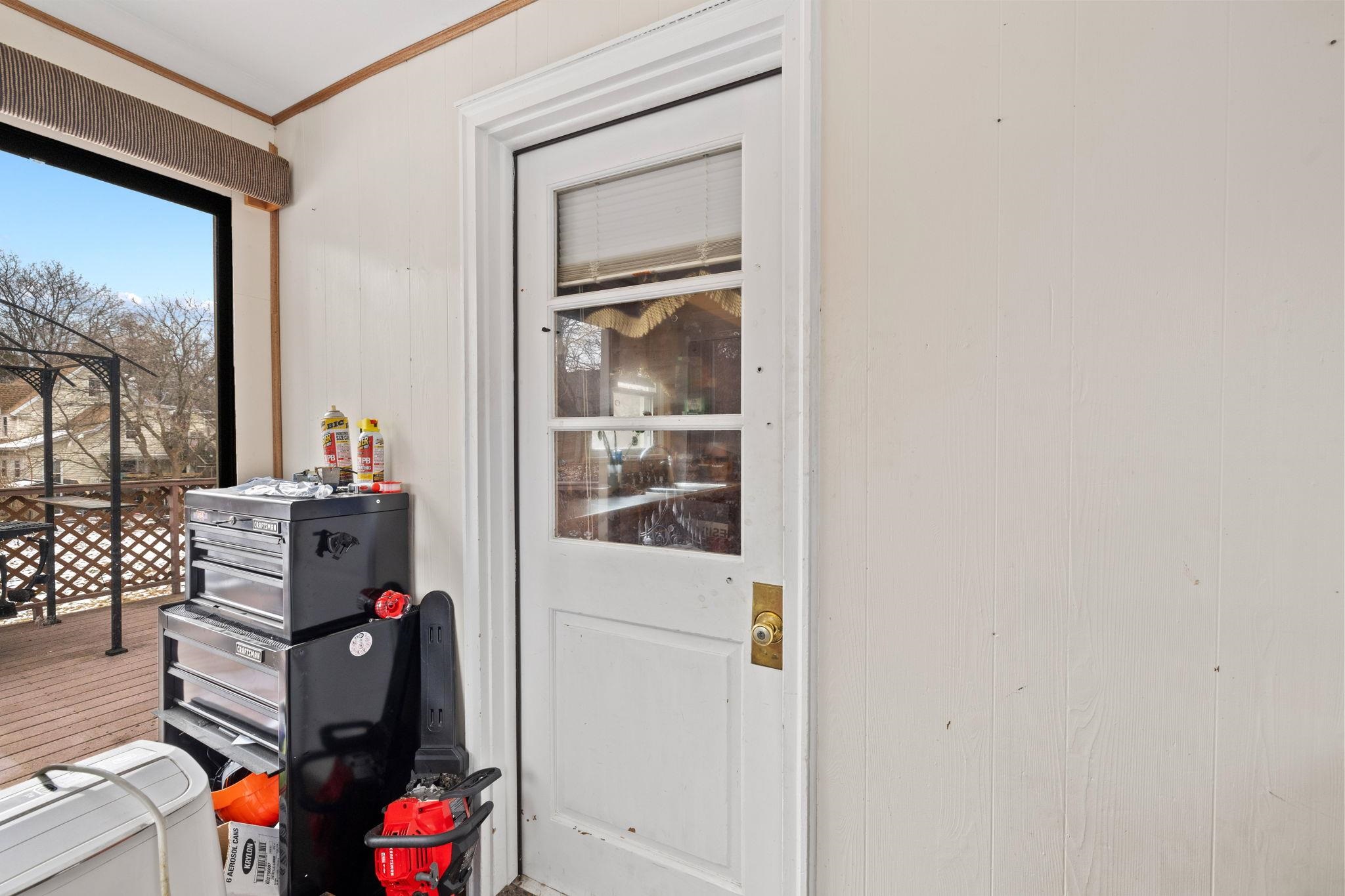 58 Arnold Street Manchester, NH 03102 - Photo 8 of 50