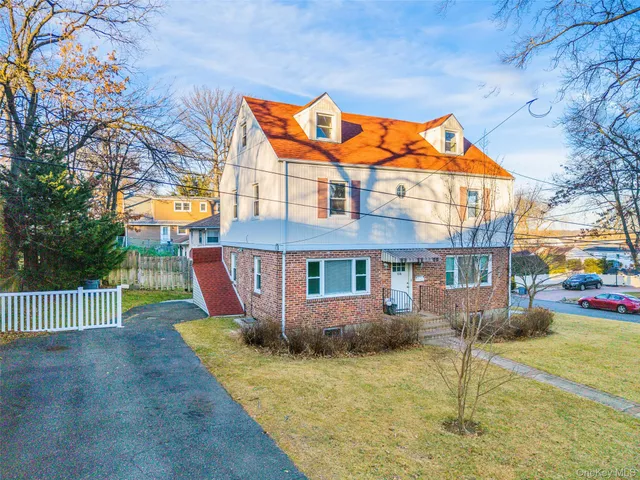 $1,180,000 | 106 Grandview Avenue, Great Neck, NY 11020