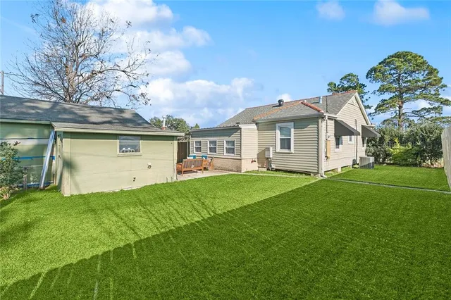 $195,000 | 6 Gibbs Drive, Chalmette, LA 70043