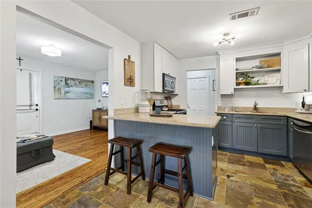 $195,000 | 6 Gibbs Drive, Chalmette, LA 70043