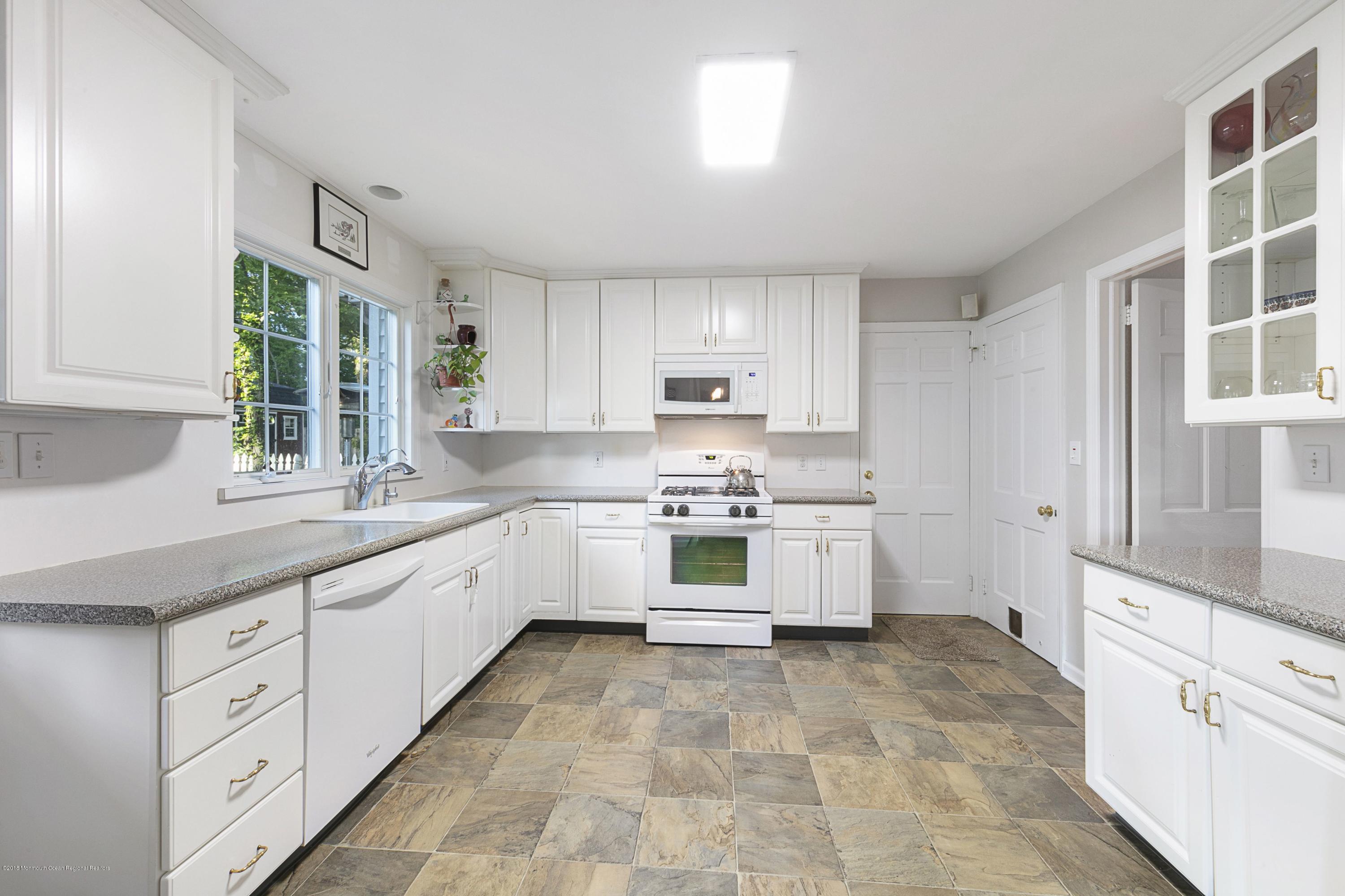 150 Cedar Drive Colts Neck, NJ 07722 - Photo 17 of 45 233A8502