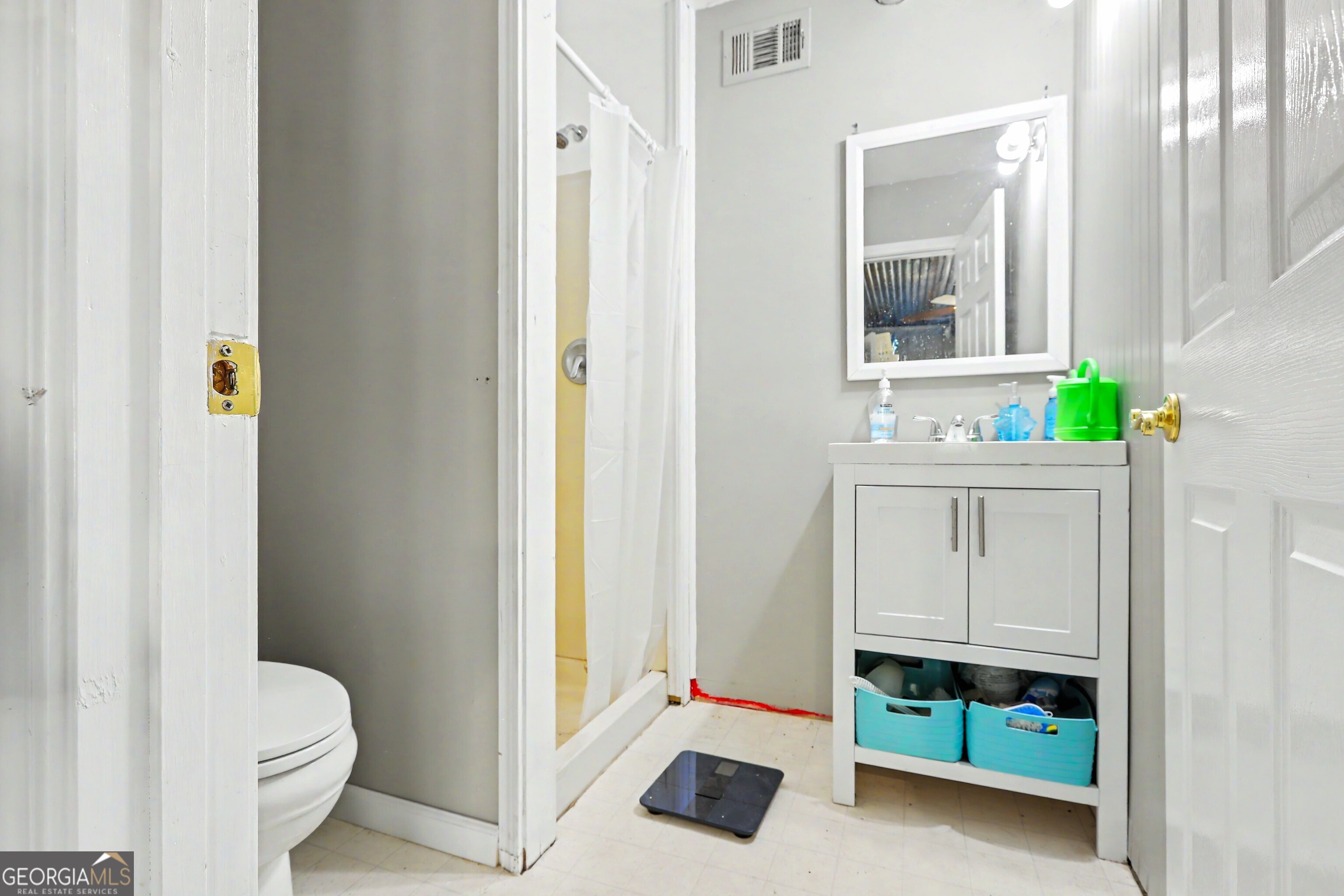 376 Doe Lane Mansfield, GA 30055 - Photo 24 of 28 a room that has a bed and a window in it