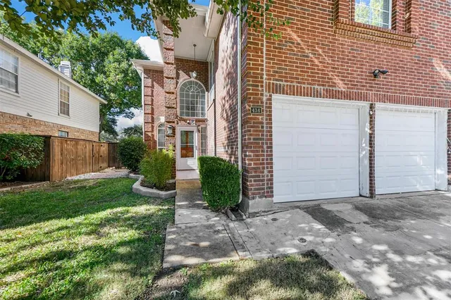 $3,000 | 434 Moonlight Way, Irving, TX 75063