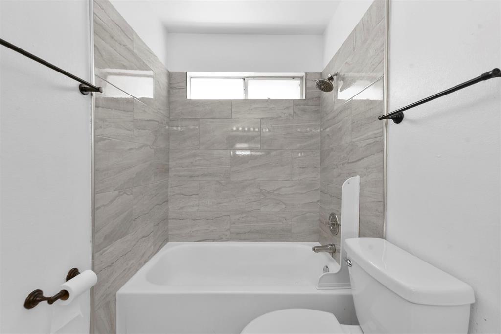 434 Moonlight Way Irving, TX 75063 - Photo 18 of 29