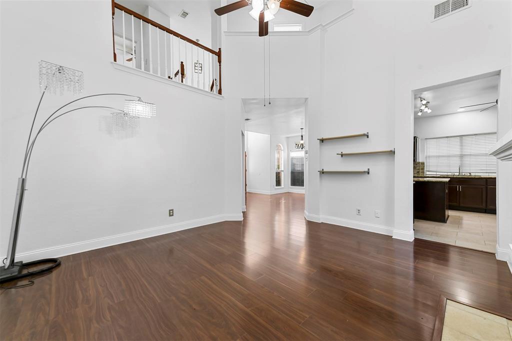 434 Moonlight Way Irving, TX 75063 - Photo 7 of 29