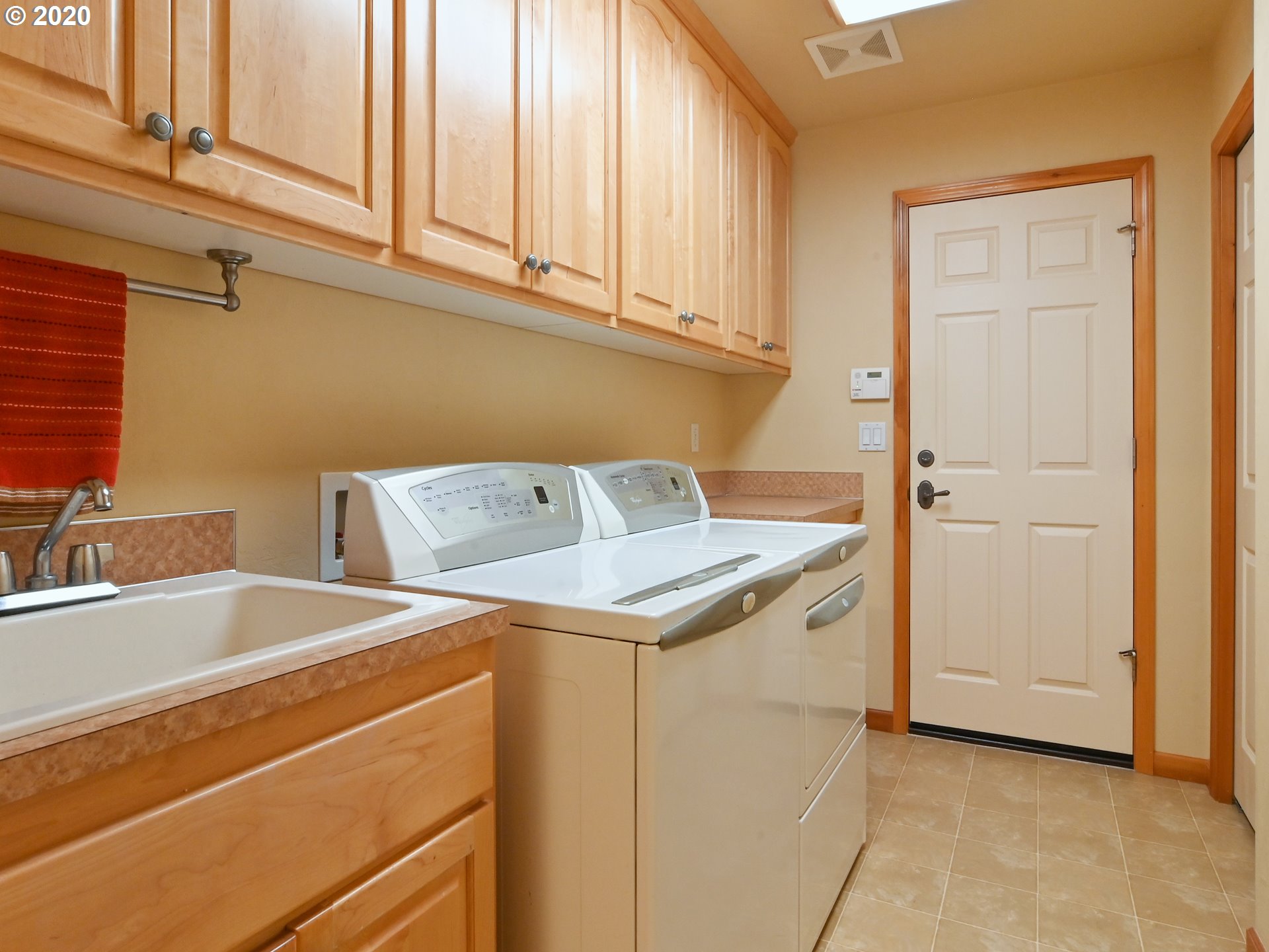 841 River Knoll Way Springfield, OR 97477 - Photo 28 of 32