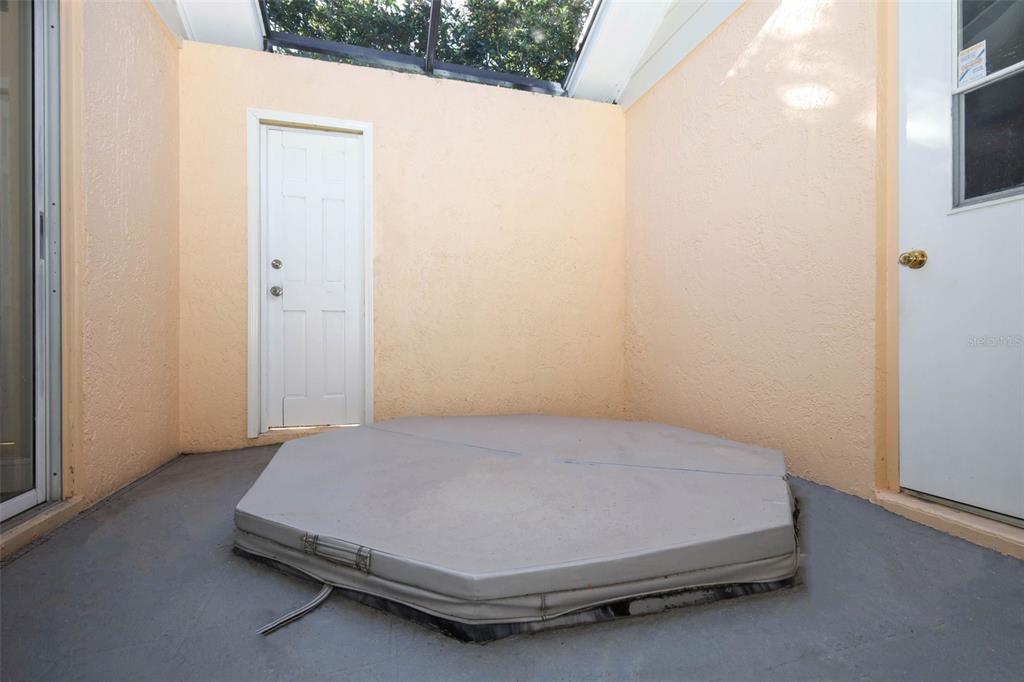 1531 Lawndale Circle Winter Park, FL 32792 - Photo 19 of 44 a room with a bed and a flat screen tv