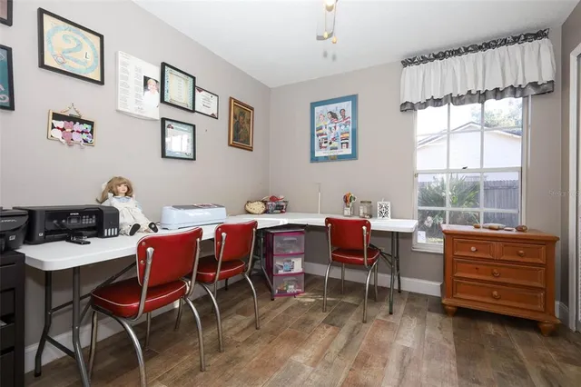 a view of a livingroom with closet