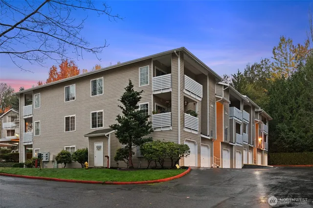 $285,000 | 801 Rainier Avenue North, Unit E324, Renton, WA 98057