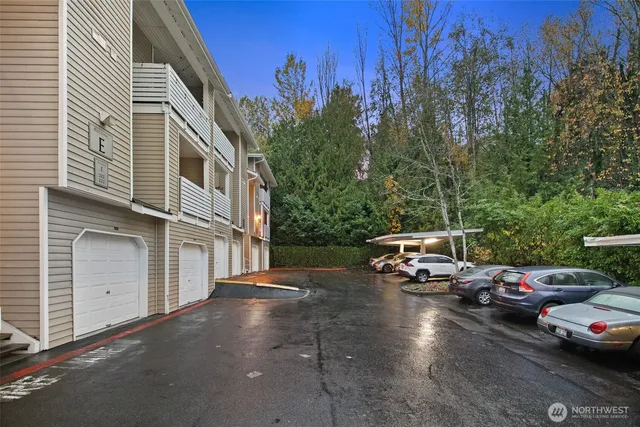 $285,000 | 801 Rainier Avenue North, Unit E324, Renton, WA 98057