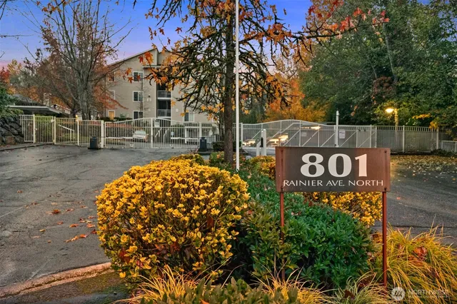 $285,000 | 801 Rainier Avenue North, Unit E324, Renton, WA 98057