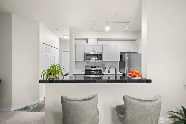 $285,000 | 801 Rainier Avenue North, Unit E324, Renton, WA 98057