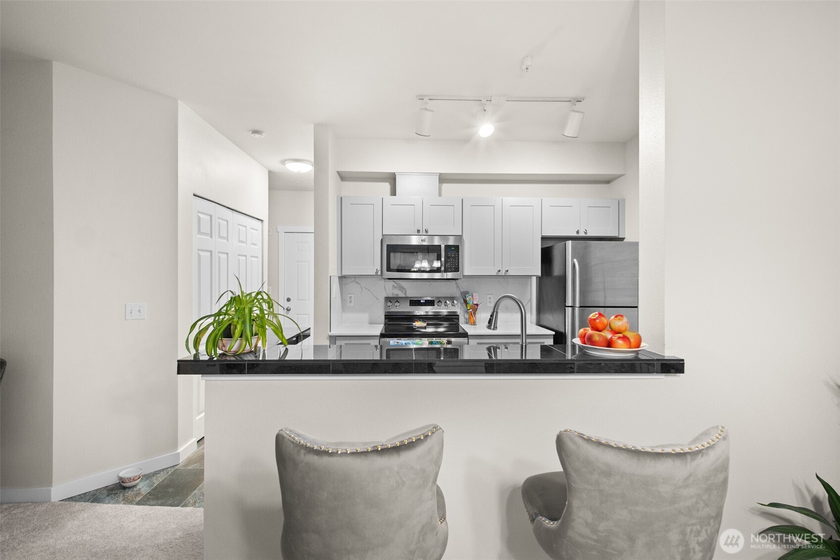 801 Rainier Avenue North, Unit E324 Renton, WA 98057 - Photo 3 of 26