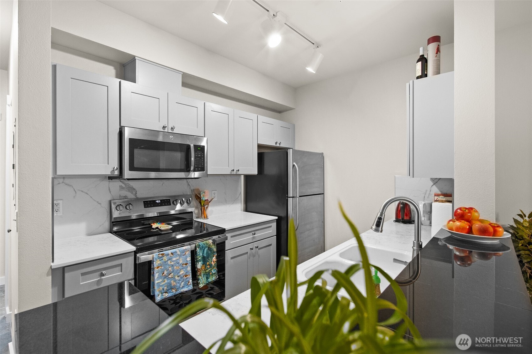 801 Rainier Avenue North, Unit E324 Renton, WA 98057 - Photo 8 of 26