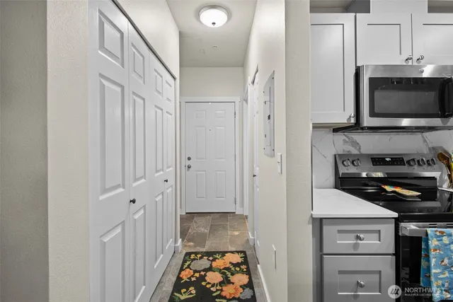 $285,000 | 801 Rainier Avenue North, Unit E324, Renton, WA 98057