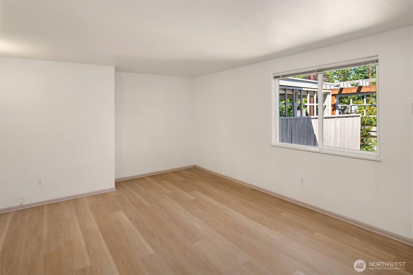 12018 Gibson Road Everett, WA 98204 - Photo 6 of 25
