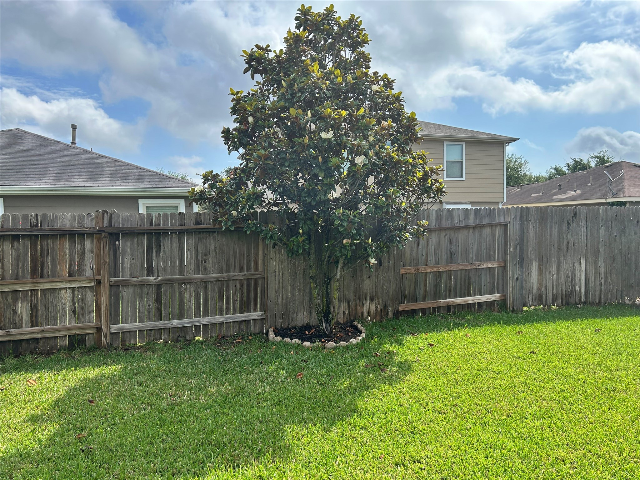 29314 Legends Bluff Drive Spring, TX 77386 - Photo 29 of 31 a garden with wooden fence
