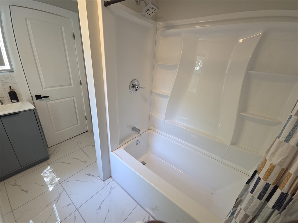 49 Corona Street Springfield, MA 01104 - Photo 7 of 15
