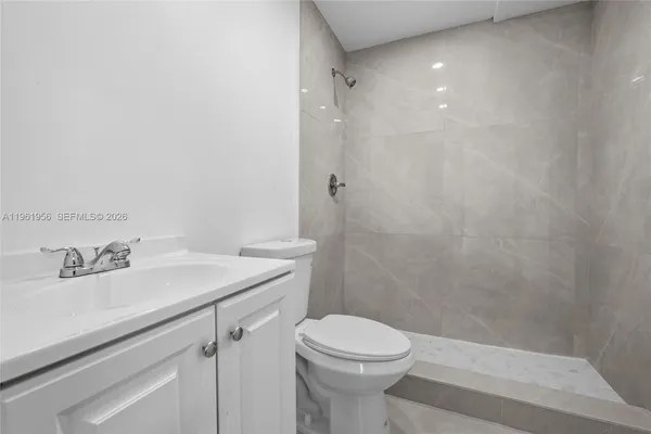 $980,000 | 201 South Biscayne River Drive, Miami, FL 33169