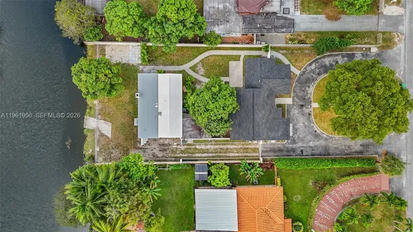 $980,000 | 201 South Biscayne River Drive, Miami, FL 33169