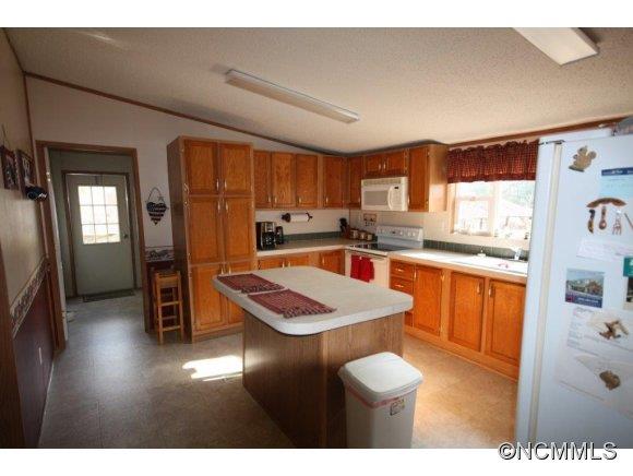 89 Old Case Road Fletcher, NC 28732 - Photo 6 of 16 Gallery Image 6