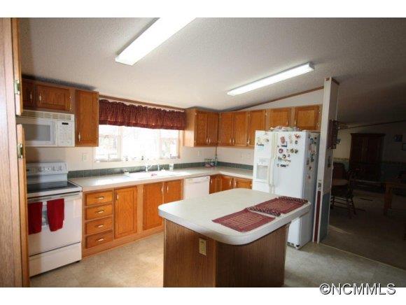 89 Old Case Road Fletcher, NC 28732 - Photo 7 of 16 Gallery Image 7