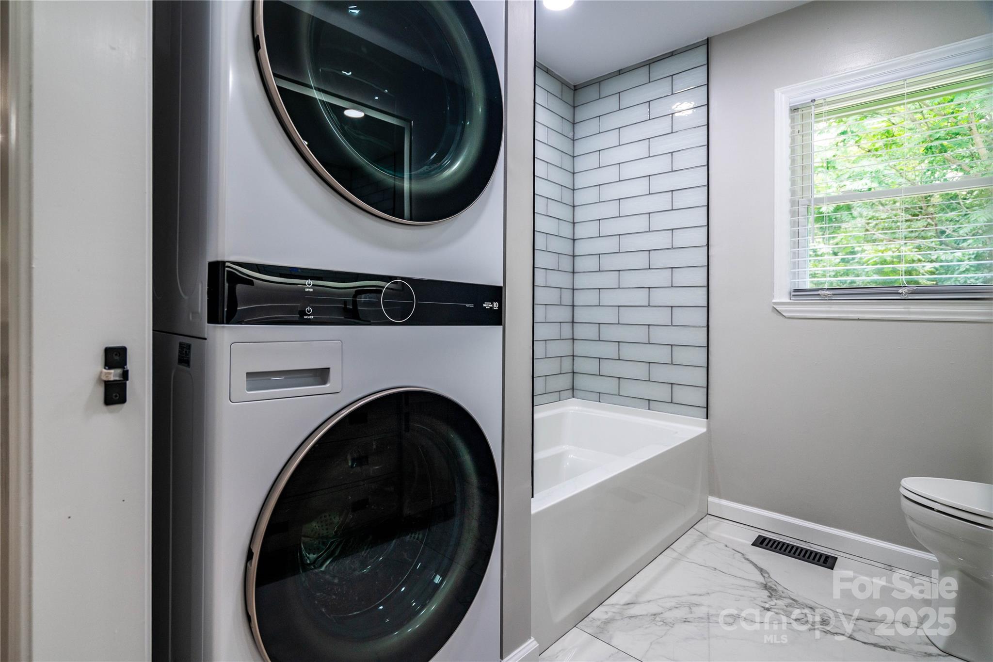 305 Linden Circle Gastonia, NC 28054 - Photo 21 of 37 a bathroom with a toilet and a sink