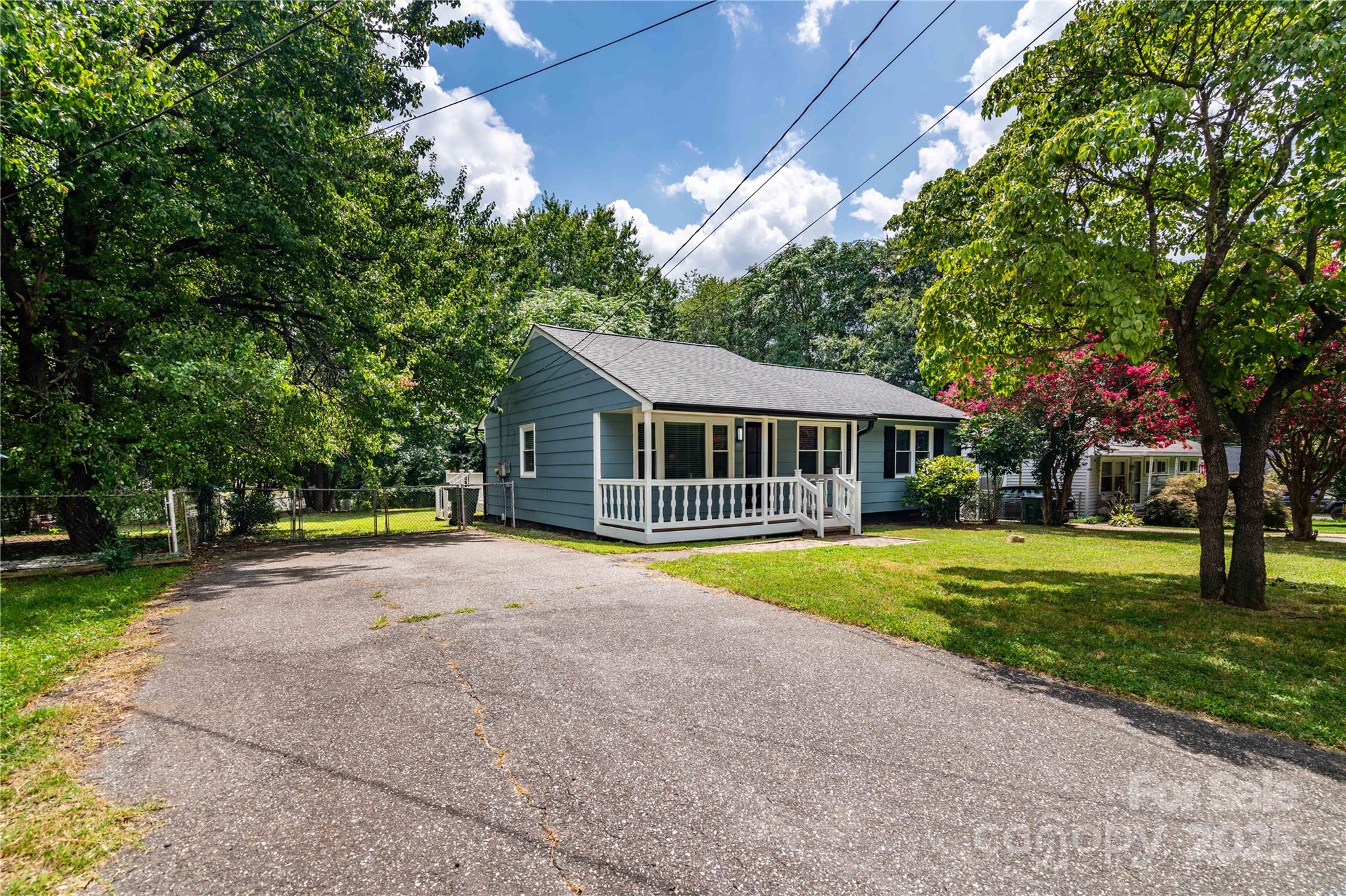 305 Linden Circle Gastonia, NC 28054 - Photo 35 of 37 a front view of house with yard and green space