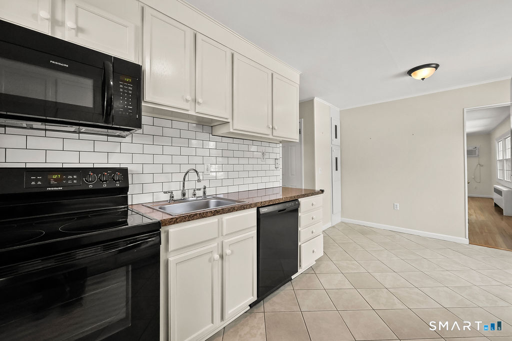 250 Edward Street Wethersfield, CT 06109 - Photo 12 of 30