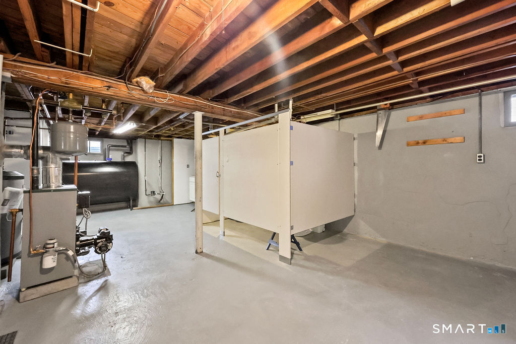 250 Edward Street Wethersfield, CT 06109 - Photo 26 of 30