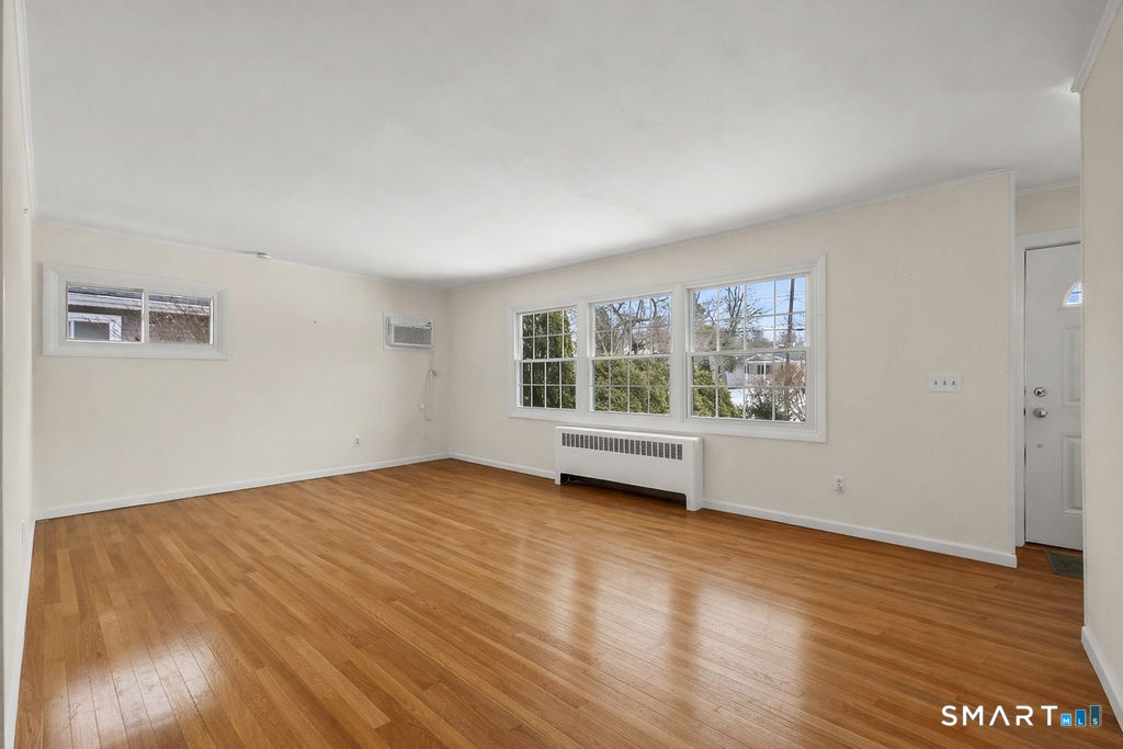 250 Edward Street Wethersfield, CT 06109 - Photo 5 of 30