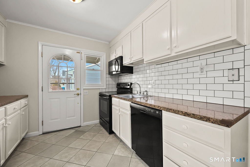 250 Edward Street Wethersfield, CT 06109 - Photo 10 of 30